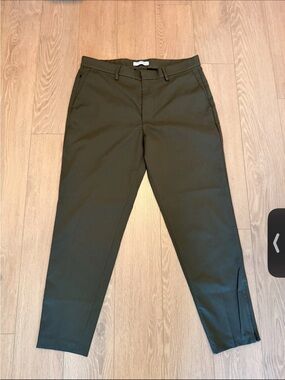 Uniqlo Men's Pleated Wide Fit Dress Pants Size Medium 30-33" Green Olive Elastic